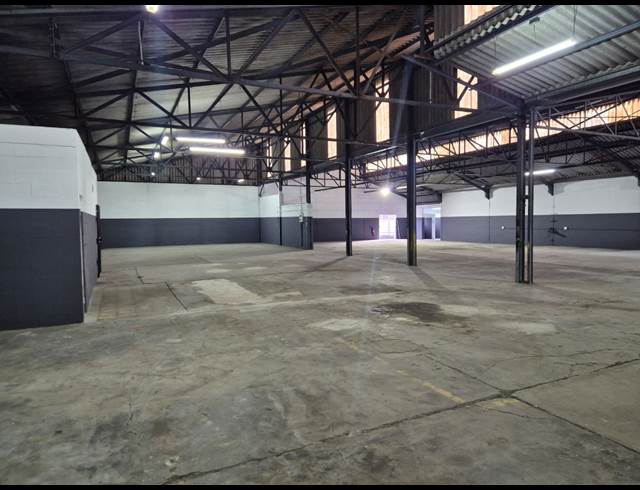 1,000M² WAREHOUSE TO LET IN BLACKHEATH INDUSTRIAL