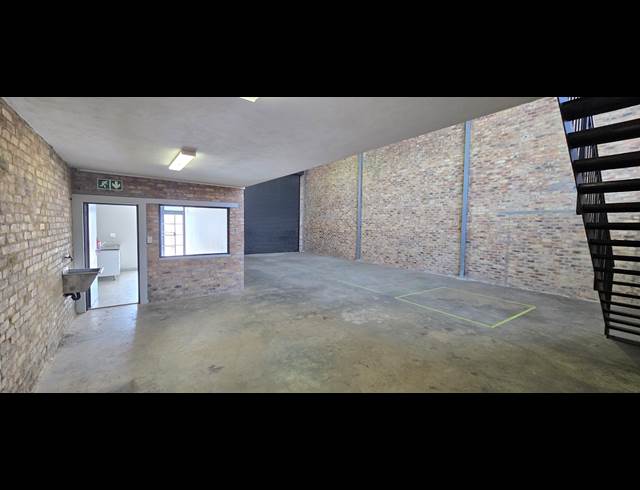 195M² WAREHOUSE TO LET IN LASER PARK