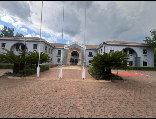 2,355M² BUILDING TO LET IN HYDE PARK