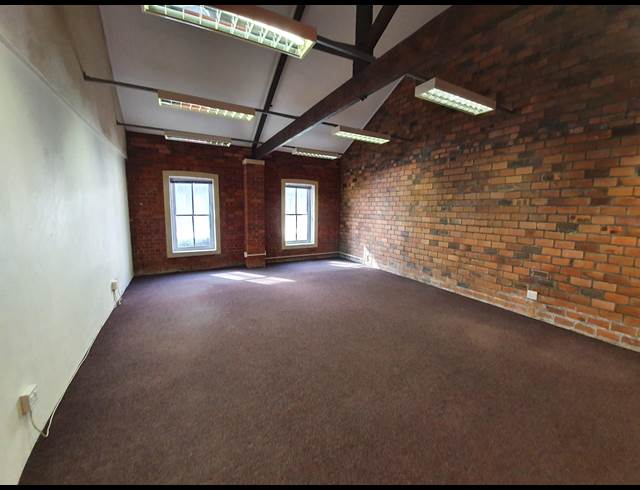 50M² OFFICE RENTED IN DE WATERKANT