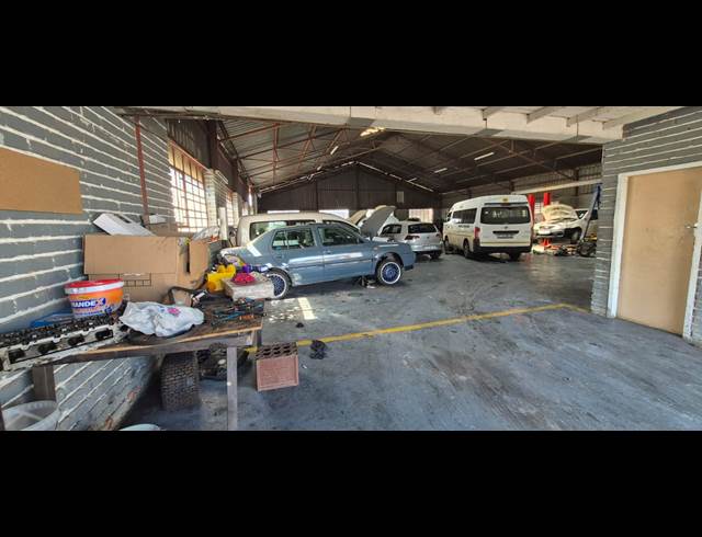 598M² WAREHOUSE TO LET IN ANDERBOLT