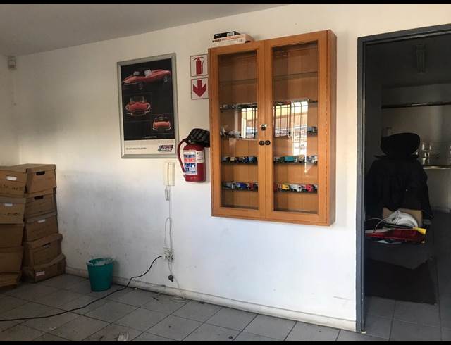 345M² WAREHOUSE TO LET IN STIKLAND INDUSTRIAL