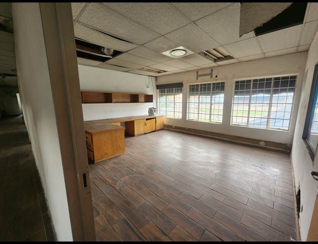 600M² WAREHOUSE TO LET IN WADEVILLE