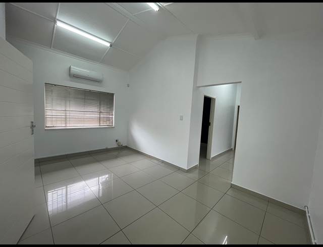 200M² OFFICE TO LET IN PARKDENE