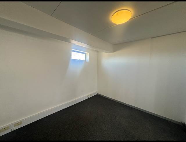 103M² CO-WORKING SPACE TO LET IN FIRGROVE