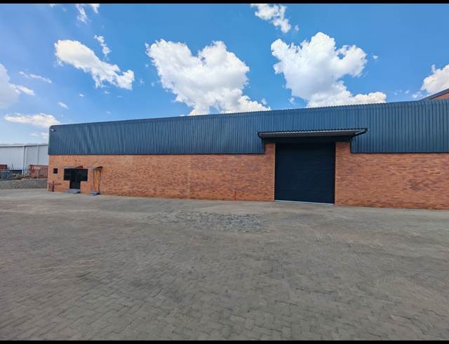 1,263M² WAREHOUSE TO LET IN ORMONDE