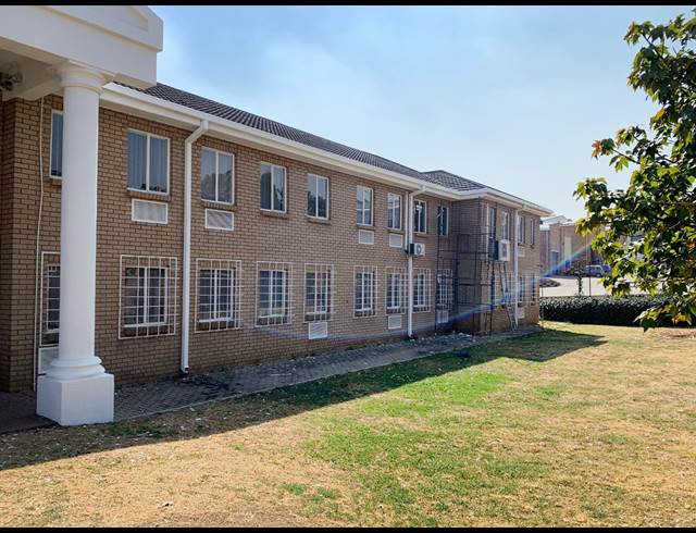 1,177M² OFFICE TO LET IN SPARTAN