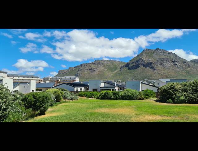 2 bed property to rent in MUIZENBERG