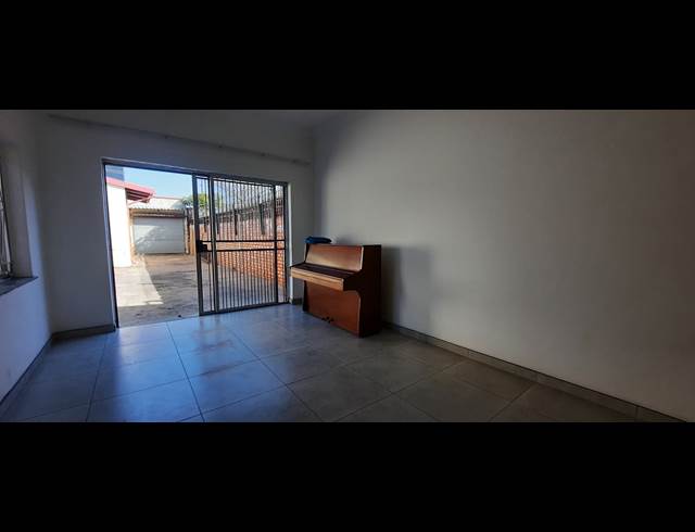 65M² OFFICE TO LET IN LAUDIUM