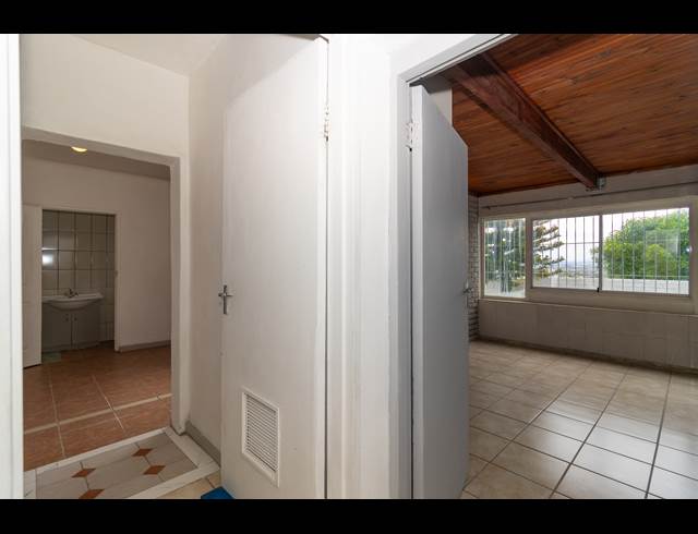 5 BEDROOM HOUSE TO LET IN MOUNTAINSIDE
