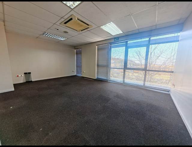 131M² OFFICE TO LET IN MEYERSDAL