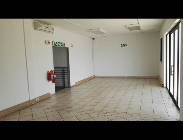 5,631M² WAREHOUSE TO LET IN POMONA