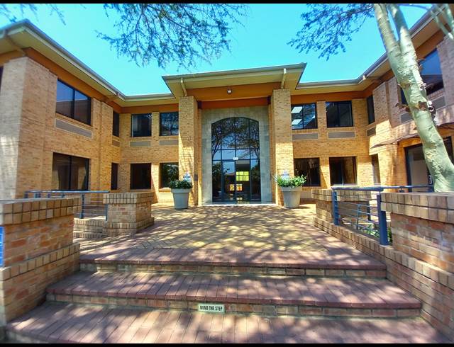 297M² OFFICE TO LET IN BRYANSTON