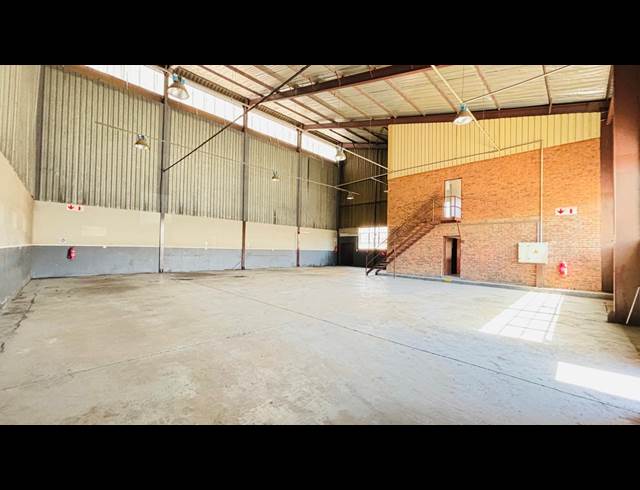 408M² WAREHOUSE TO LET IN ROBERTVILLE
