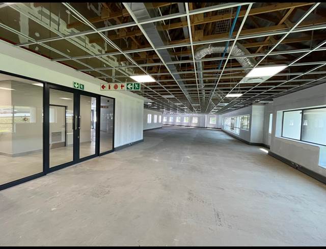 565M² OFFICE TO LET IN VORNA VALLEY