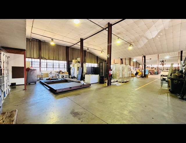 1,313M² WAREHOUSE TO LET IN ROBERTVILLE