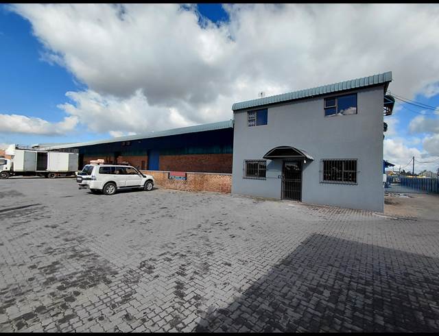 640M² WAREHOUSE TO LET IN POMONA