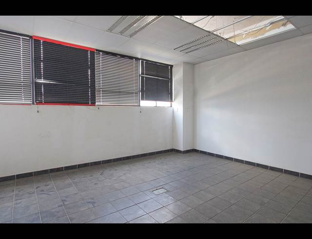 1,620M² WAREHOUSE TO LET IN WYNBERG