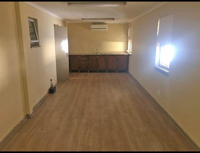 870M² WAREHOUSE TO LET IN SPARTAN