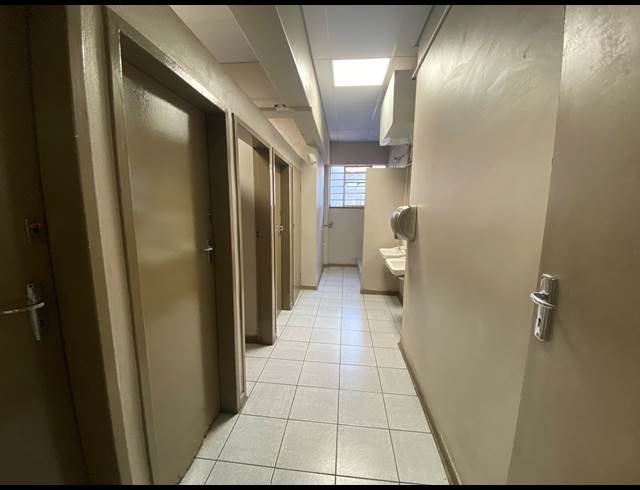 88M² OFFICE TO LET IN PAARDEN EILAND
