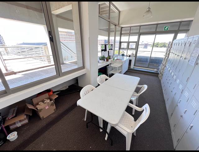 450M² OFFICE TO LET IN SALT RIVER