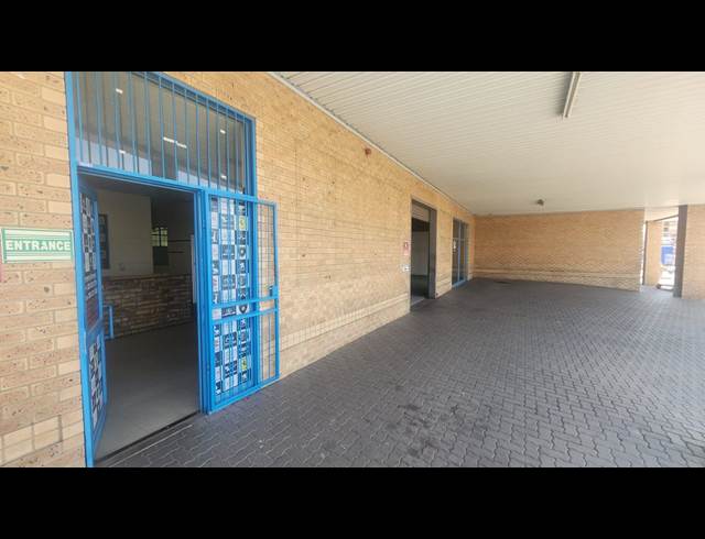 423M² OFFICE TO LET IN CAPITAL PARK