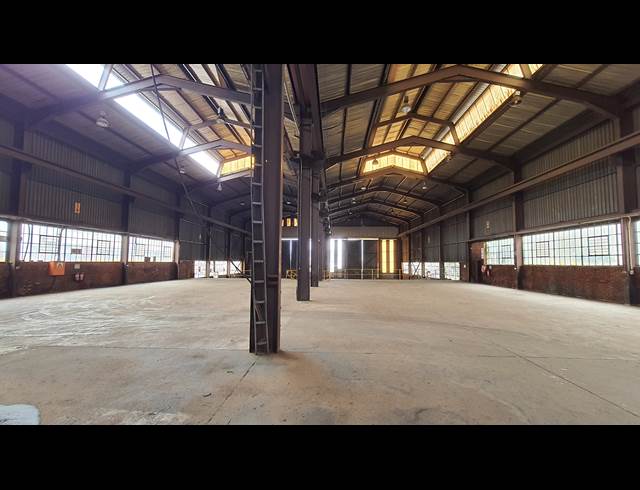 1,850M² WAREHOUSE TO LET IN CHLOORKOP