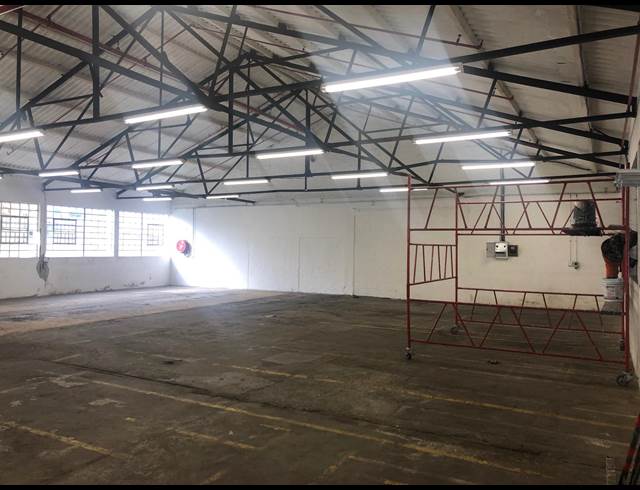 889M² WAREHOUSE TO LET IN BELLVILLE SOUTH