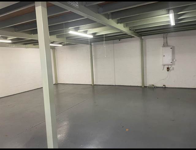 180M² WAREHOUSE TO LET IN BRIARDENE