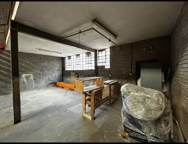 306M² WAREHOUSE TO LET IN KEW