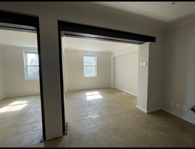 1,050M² OFFICE TO LET IN GARDENS