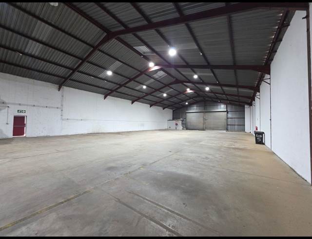 600M² WAREHOUSE TO LET IN STRAND CENTRAL