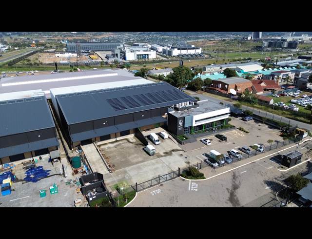 3,137M² WAREHOUSE TO LET IN HALFWAY HOUSE