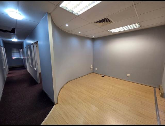 106M² OFFICE TO LET IN MONTANA