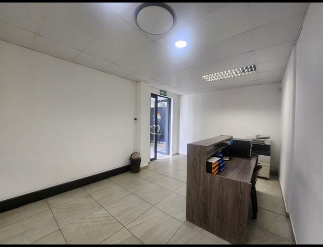 466M² OFFICE TO LET IN HALFWAY HOUSE