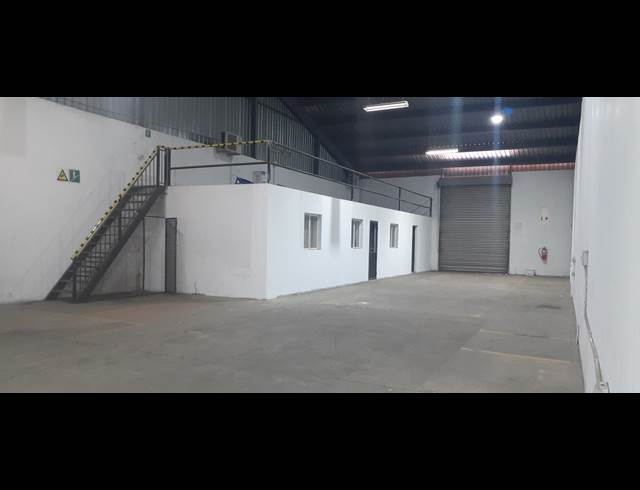 1,000M² WAREHOUSE TO LET IN WALTLOO