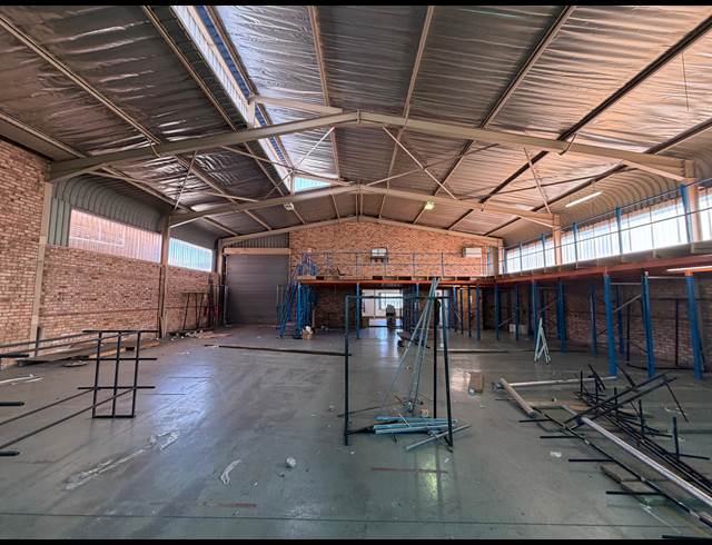 450M² WAREHOUSE TO LET IN HALFWAY HOUSE