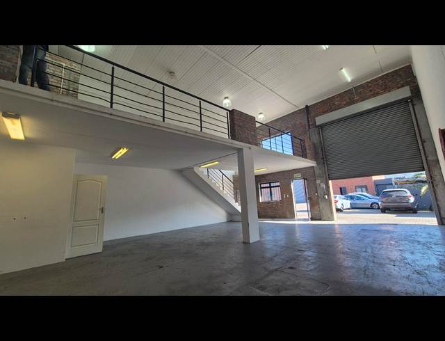 156M² WAREHOUSE TO LET IN SUNNYDALE