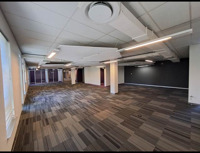 1,228M² OFFICE TO LET IN ILLOVO