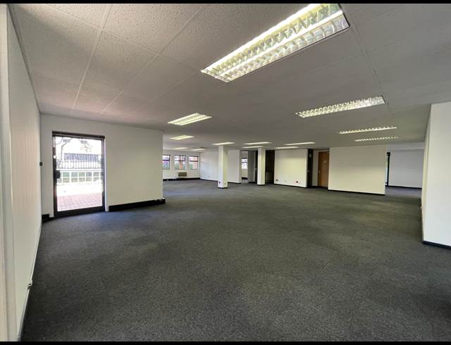 361M² OFFICE TO LET IN BRYANSTON