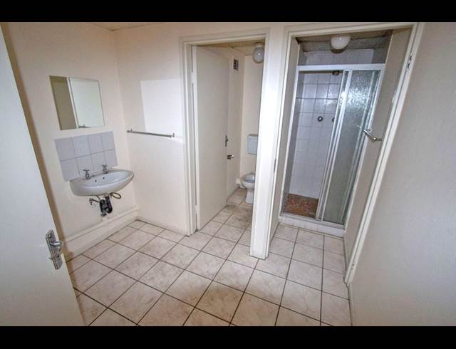 1,051M² OFFICE TO LET IN HALFWAY HOUSE