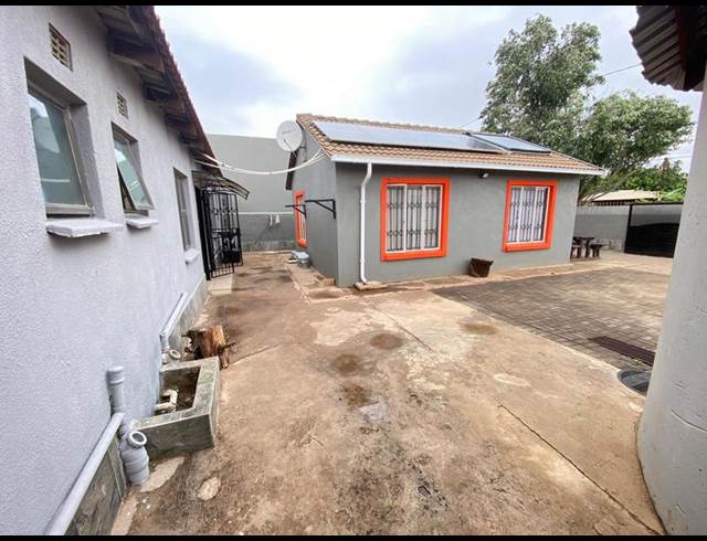 2 BEDROOM PROPERTY TO RENT IN PROTEA GLEN