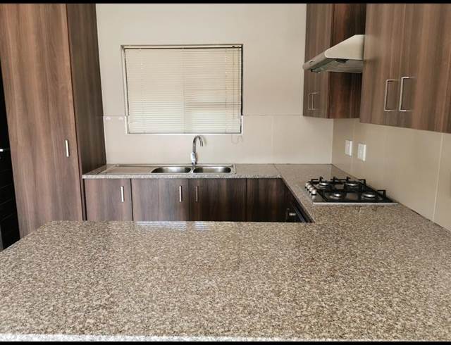 1 BEDROOM PROPERTY TO RENT IN DIE BULT