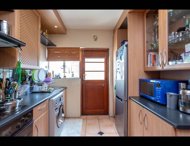 2 BEDROOM DUPLEX RENTED IN BERGVLIET
