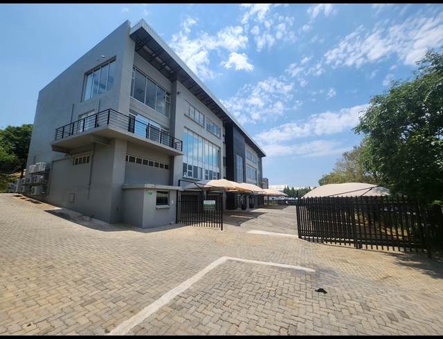 244M² OFFICE TO LET IN ALLANDALE