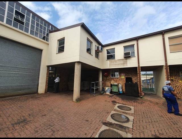 245M² WAREHOUSE TO LET IN NEW GERMANY