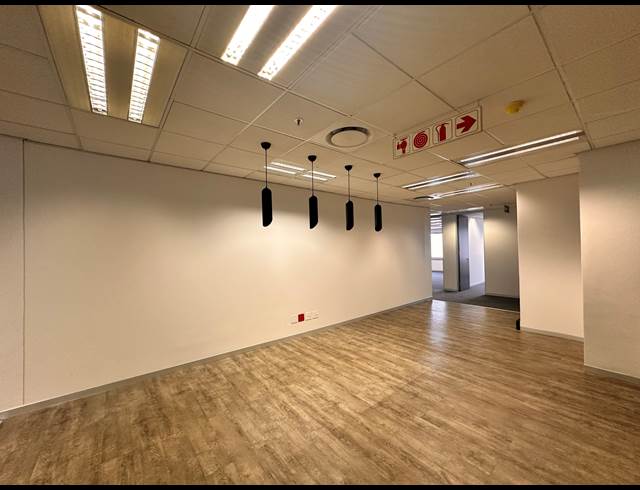 712M² OFFICE TO LET IN ROSEBANK