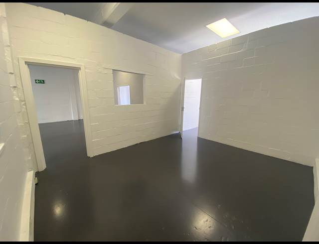 200M² WAREHOUSE TO LET IN MILNERTON CENTRAL