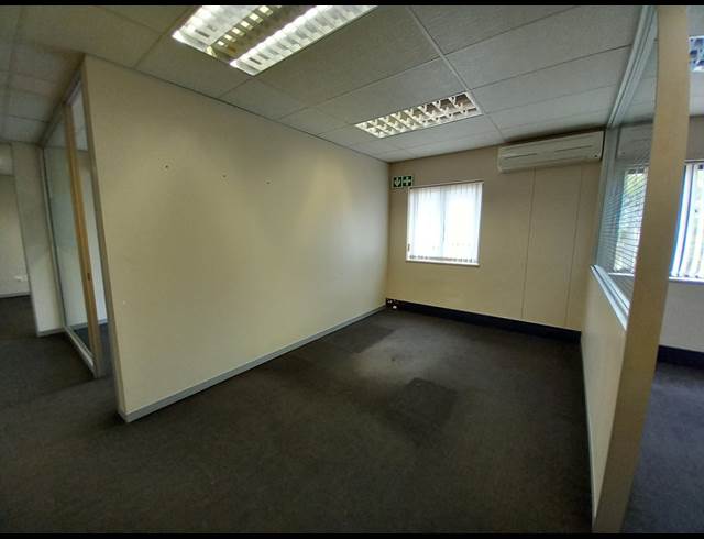 245M² OFFICE TO LET IN BRYANSTON