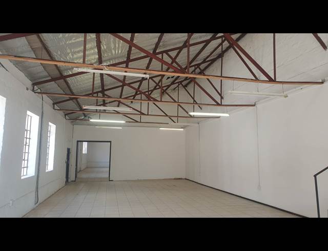 333M² FACTORY TO LET IN SALT RIVER